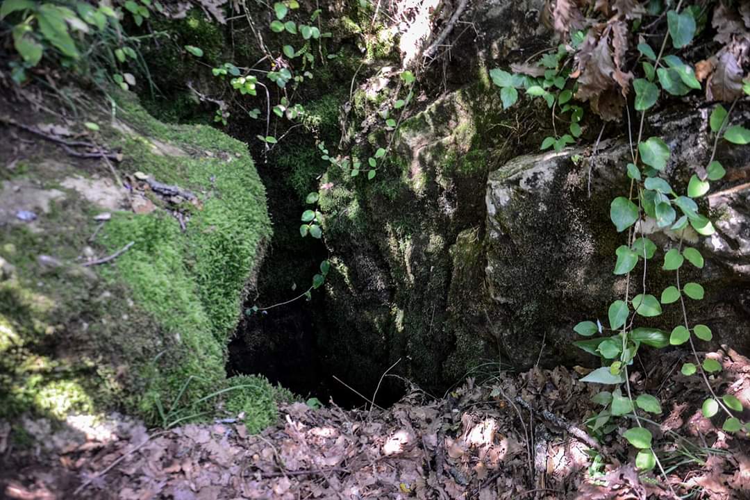 Shpella e Azem Galicës